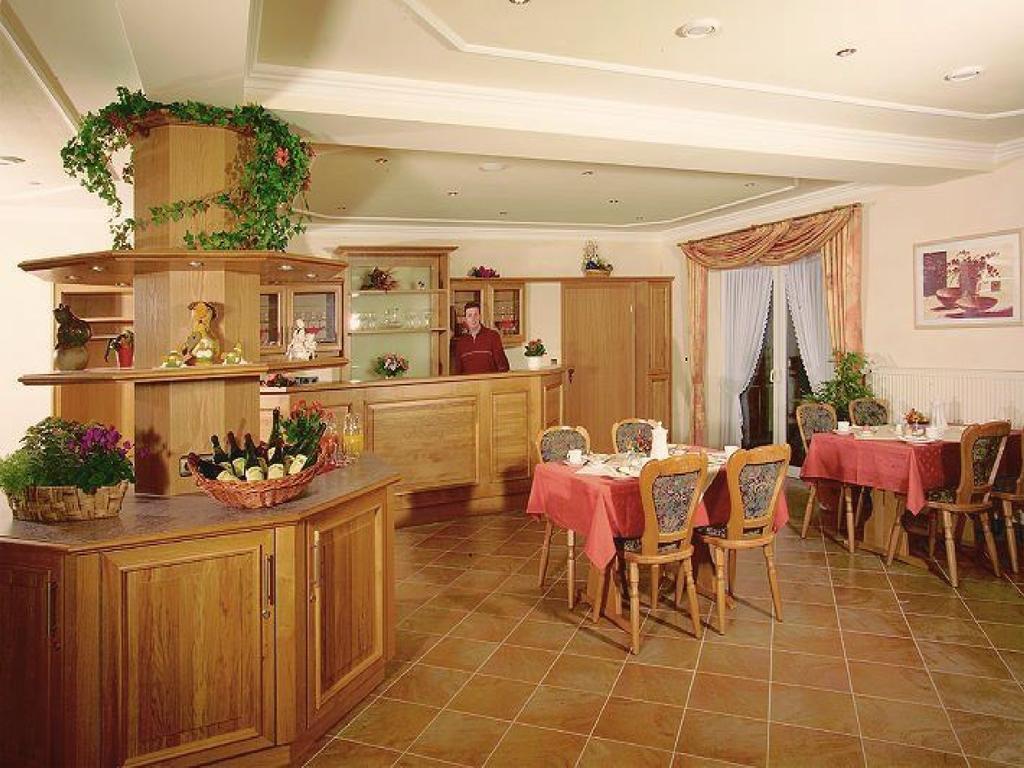 Gaestehaus Freimuth 메세니흐 외부 사진